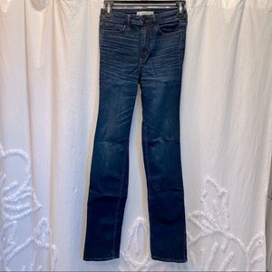 ✨2/$15 mix & match✨ straight hi-rise jeans!